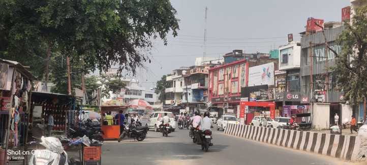Company Bagh four lane... encroachment starts due to lack of barricading