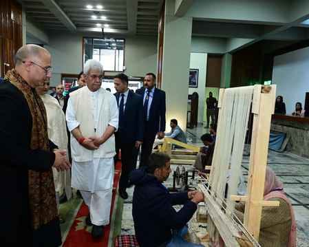 Srinagar, LG Manoj Sinha, Pashmina Artisan, Award Ceremony