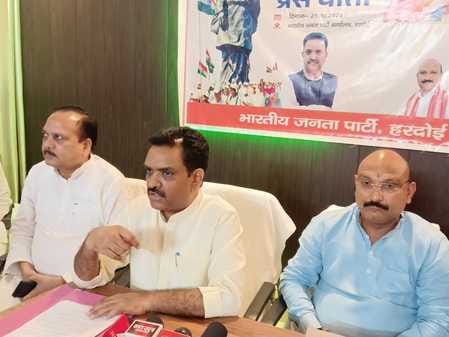Playing songs doesn't work, SP indulged in corruption in schemes while in government: Aseem Arun
