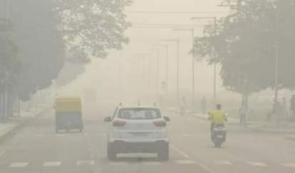 सुबह के समय छाई धुंध।