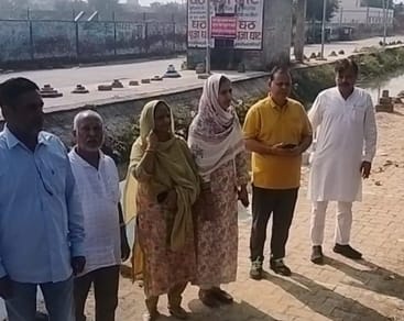The city council is busy preparing for Chhath Puja; the chairperson has the ghats cleaned.