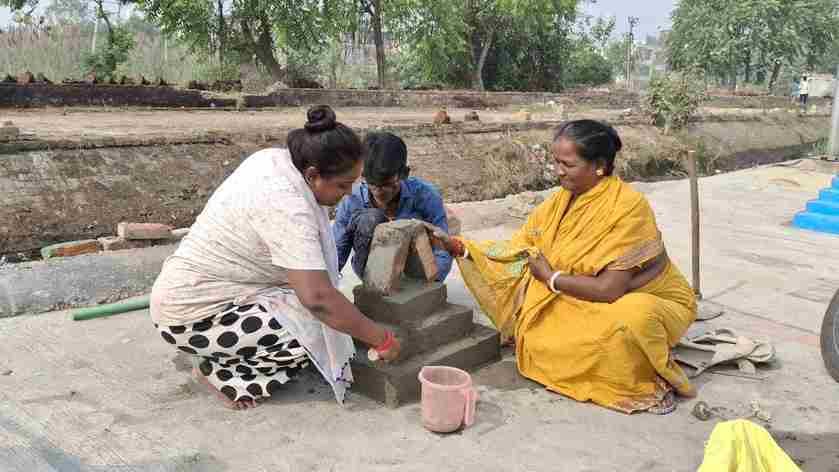 Chhath festival begins today, ghats decorated with colours