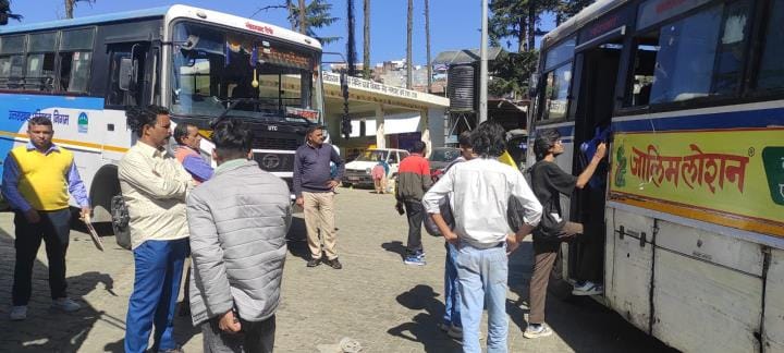 Roadways buses did not run for Bareilly, Kashipur and Rishikesh, passengers were upset.