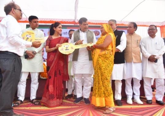 100 roads in the city will be brightened with Rs 20 crore, Urban Development Minister inaugurated the work.