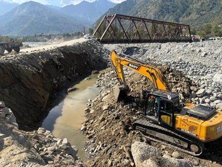 A modern Bailey bridge will be built on the approach road of Naggar bridge at a cost of Rs. 2.5 crore.