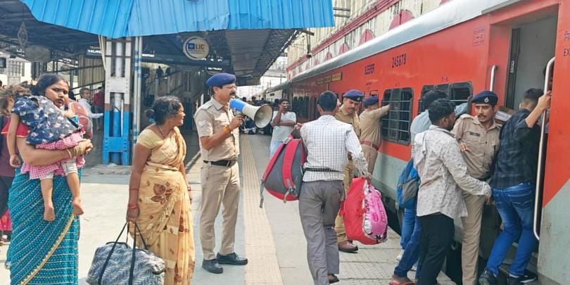 Festival special train between Prayagraj-New Delhi today and tomorrow