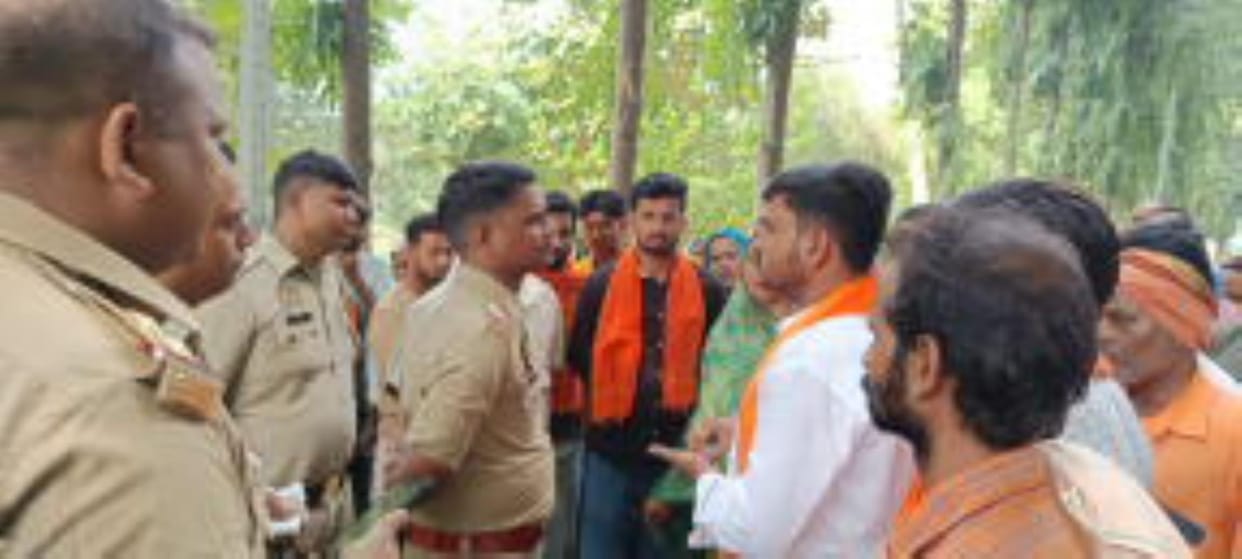 Allegations of a fake case in the damaged Ambedkar statue case, protests at the police station