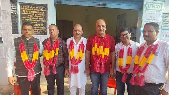 Mahendra Ratwan won the election for the fourth time in Luharvin Cooperative Society Committee