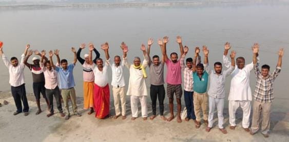 The road to Gokna Ghat is in a dilapidated condition, devotees stage a protest.