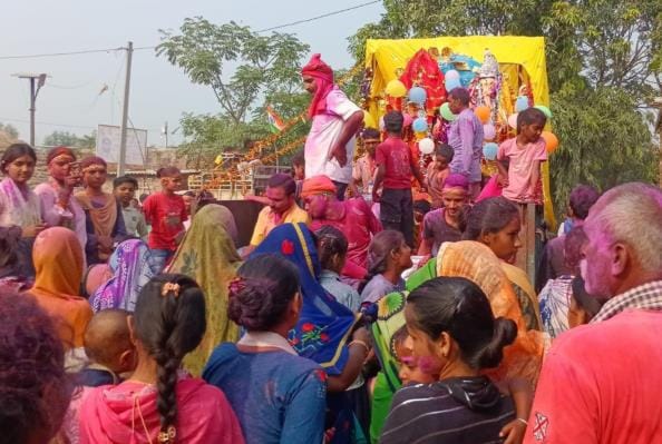 Immersion of idols of Lakshmi-Ganesh