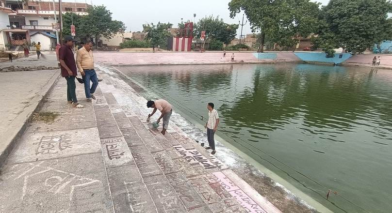 The grand festival began with the 'Nahay Khay' ritual, followed by 'Kharna' today