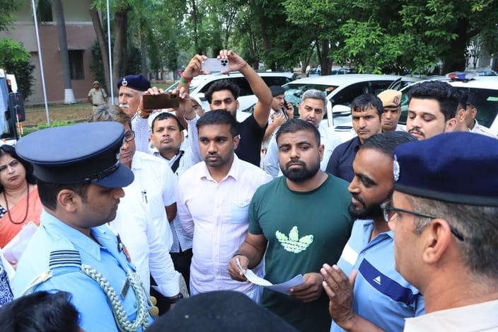 Student organizations demanded an impartial investigation into the corruption case in the university.