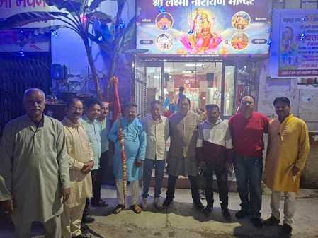 Garhwal Sabha organised Prabhu Prabhat Ferry in the month of Kartik.
