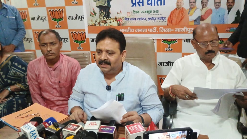 Akhilesh working as an agent of America: Ravindra Jaiswal