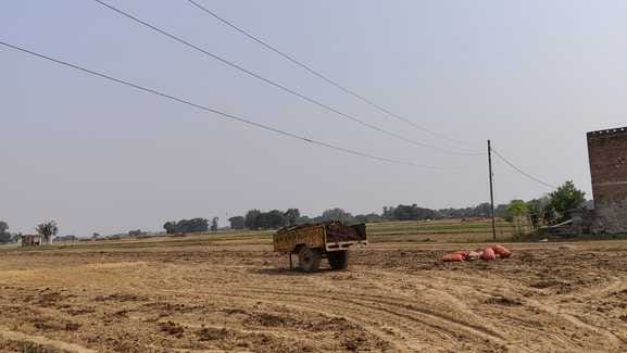 118 crore rupees spent on the revamp plan, yet the power lines are hanging.