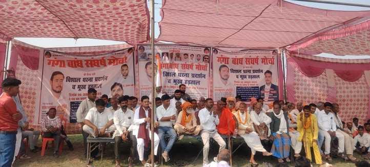 Flood victims clash with SDM during protest