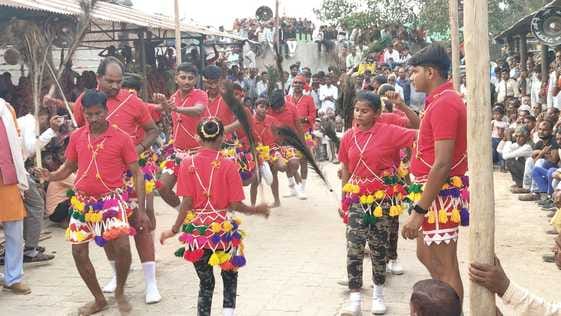 Mahoba women's team got first place in the wall dance competition