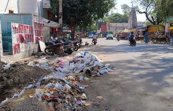 The cleanliness drive of the Nagar Panchayat is dying due to lack of resources.