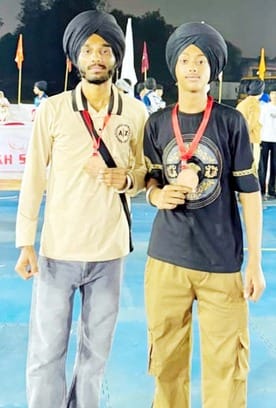 Arshdeep and Manmeet Singh won bronze medals in Gatka
