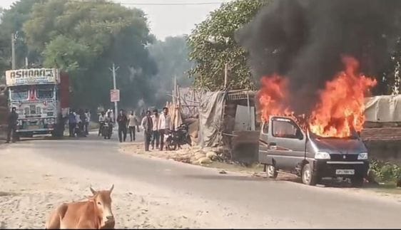 Car catches fire while refilling gas, panic ensues