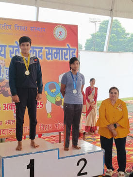 Tapasya of Geeta Kanya Vidyalaya won silver medal in wrestling