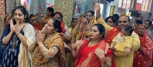 Welcomed the morning procession by showering flowers