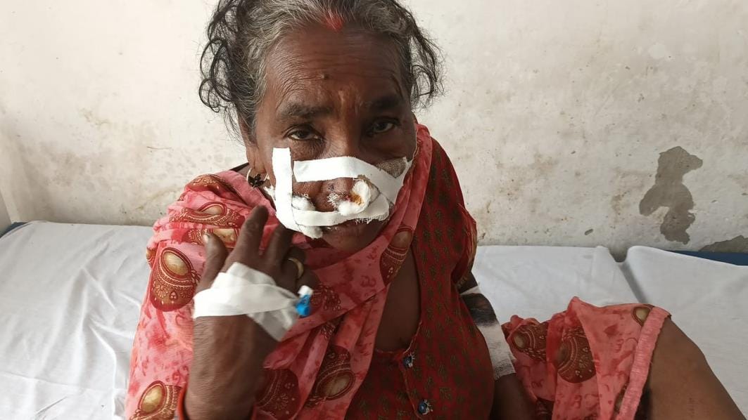 A leopard attacked a teenage girl returning from the fields.