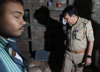 Raid on kite shops and warehouses, 10 bundles of thread seized