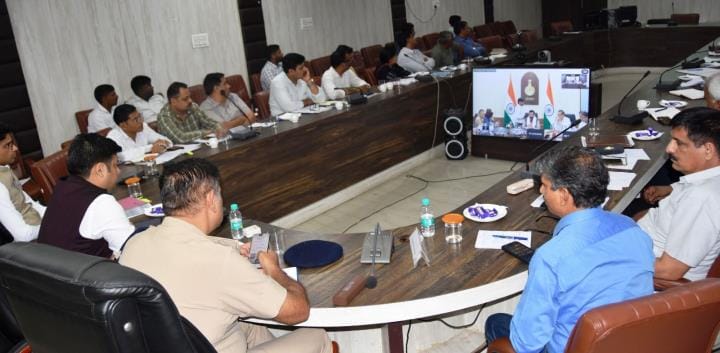 There will be no purchase of grains coming from outside in the district's markets.