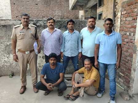 A canter was hired for Rs 1 lakh to smuggle opium from Rajasthan and a fake RC was made for Rs 20,000.