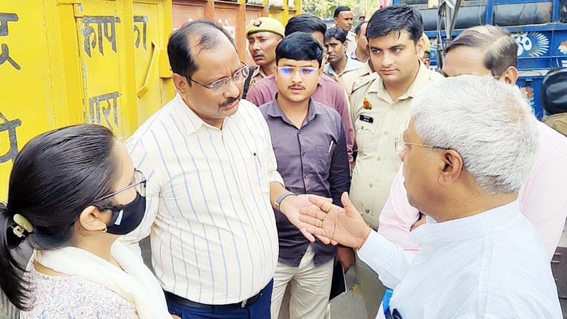 MLA furious over irregularities in weighing of paddy