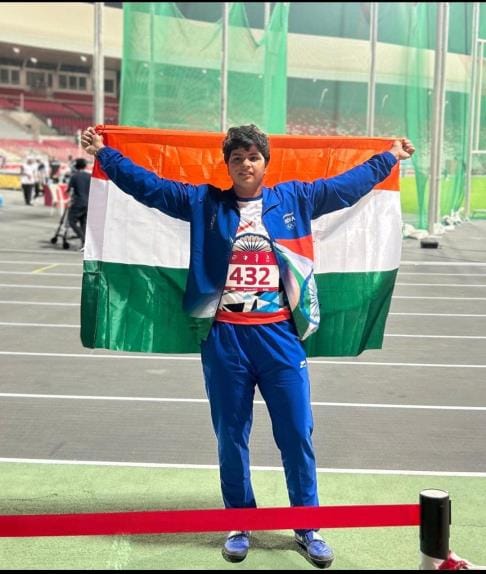 Oshin won the silver medal with a 43.38m discus throw.
