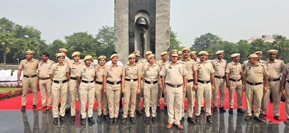 After reaching Delhi, he paid homage to the martyrs at the National Martyrs Memorial.