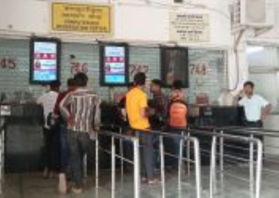 Train seats full, passengers upset