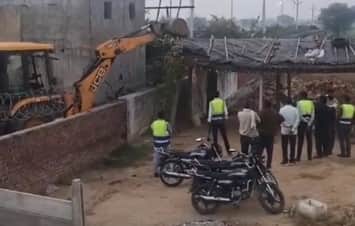 Rajasthan News: Dausa administration bulldozes illegal eateries and encroachments along the expressway
