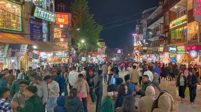 Manali smiles again as tourists flock in