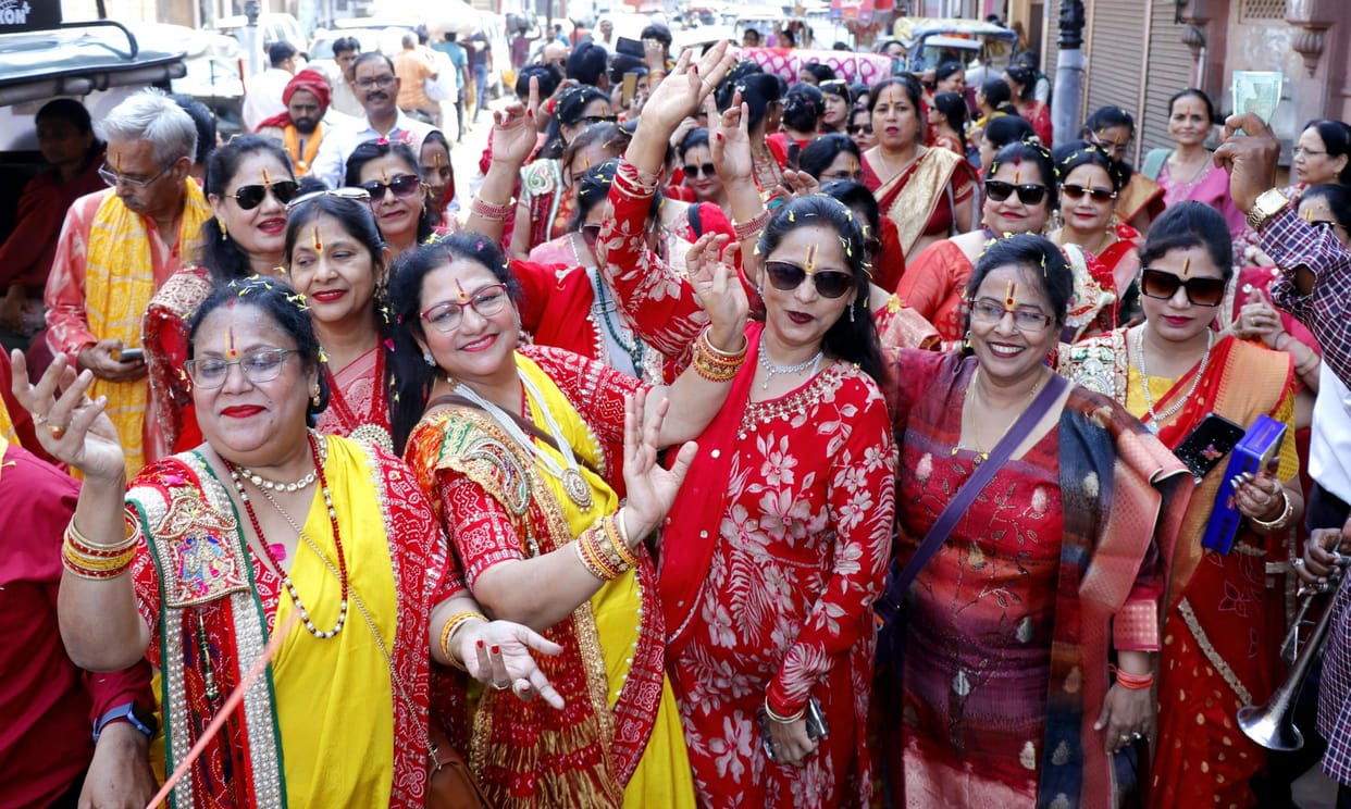 The Inner Wheel Club of Aligarh celebrated the Chunari Manorath.