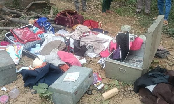 Jewellery worth Rs 4 lakh and Rs 1.10 lakh stolen from a retired employee's house