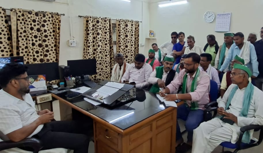 Demand to connect Roshanabad-Faizbag sugarcane purchasing center with Kaimganj