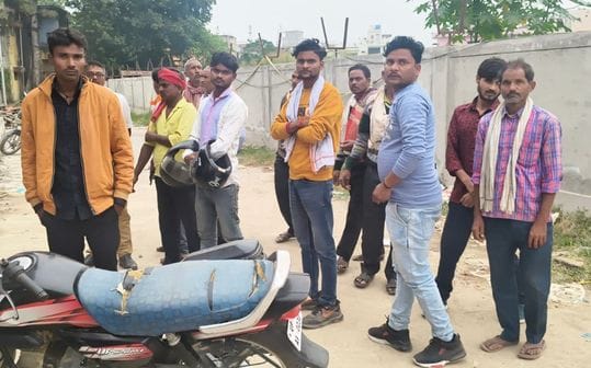 Car collides with bike, uncontrolled bike collides with another bike, one dead, three injured