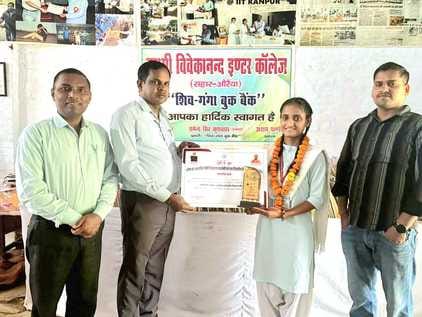 Jiya Saini tops the district level painting competition