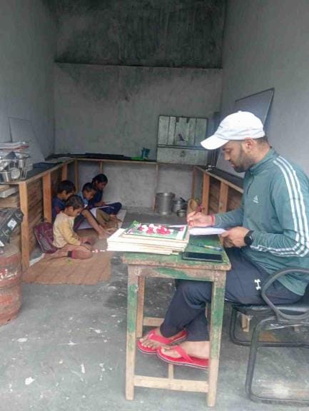 Jugaad school in Daya's shop
