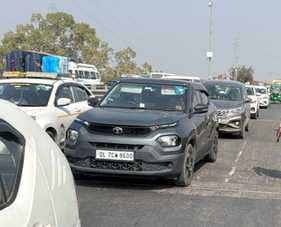 Due to the commotion in Hapur district, the highway in Gajraula was jammed.
