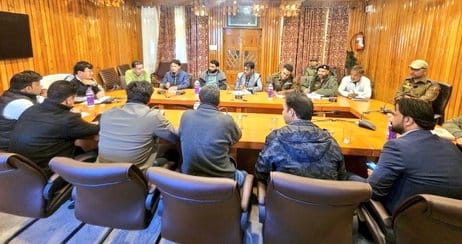 Srinagar, DC Minga Sherpa, Held Meeting