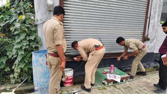 Administration raids unregistered hotels, nine detained, two hotels sealed