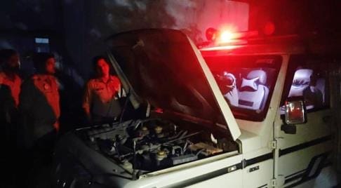 They were showing off by using red lights and horns, the vehicle was seized.