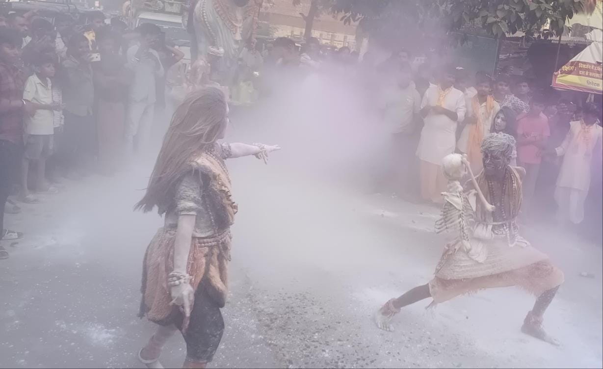 The tableau of Naga Sadhus captivated the hearts
