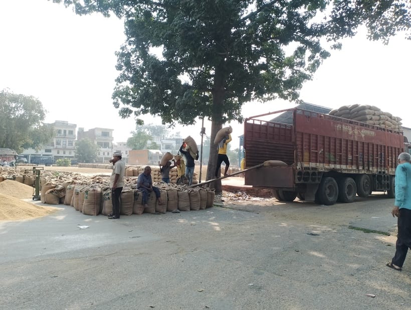 Farmers are facing problems due to slow lifting of paddy in the markets.