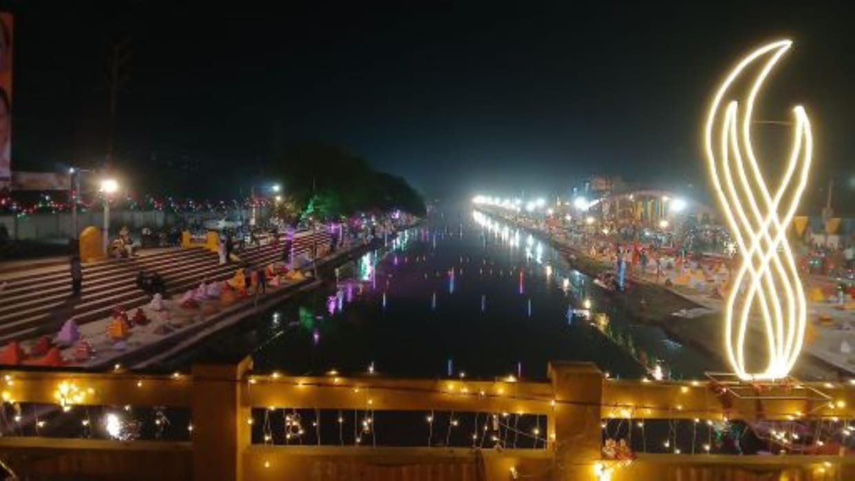 Chhath Mahaparva: Devotees observe a 36-hour waterless fast along with Kharna Puja.