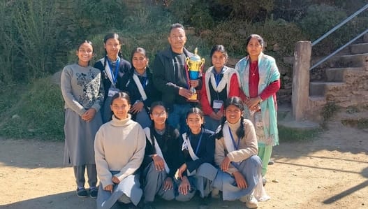 Forgetting the wounds of disaster, won the trophy in one-act play